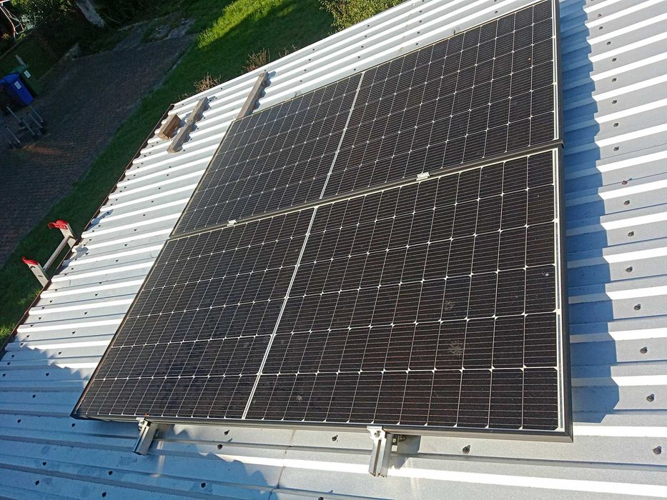 zestaw solarny panele akumulatory regulator inwerter