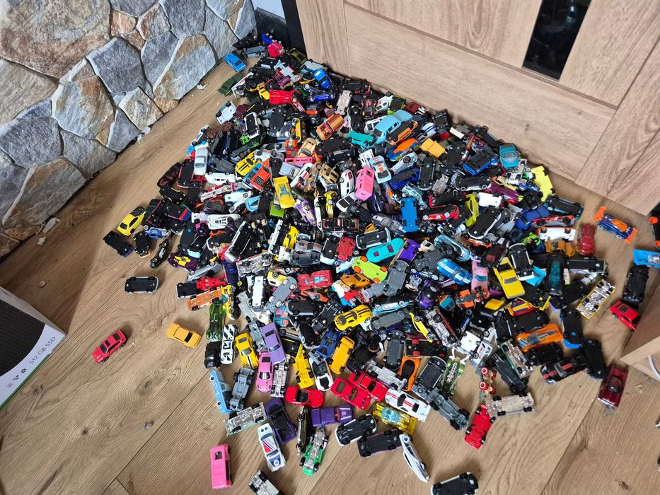 Samochodziki hot wheels