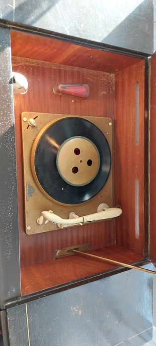 Szafa grająca Graetz 180W