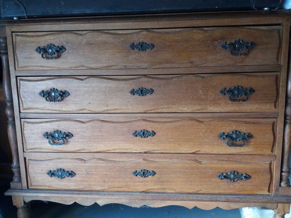 Cómoda estilo Luis XV