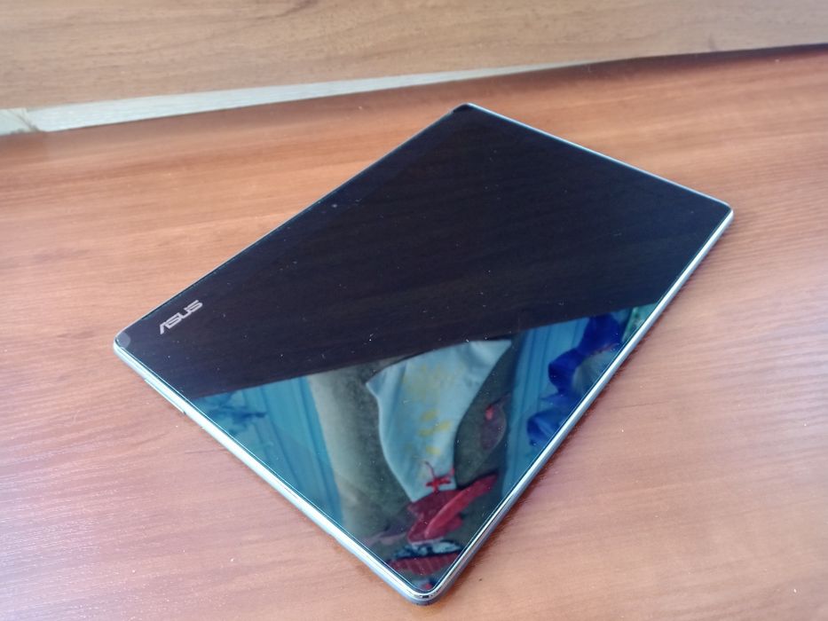 Планшет Asus ZenPad P021 2/16Gb на запчастини