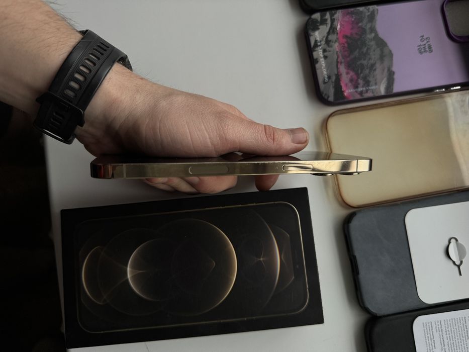 iPhone 12 Pro Max 256gb Gold с коробкою, не кручений не розбирався.