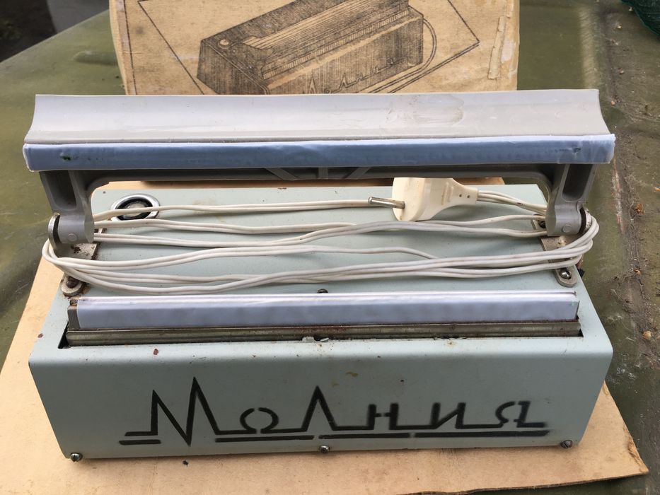 Бытовой электроприбор для запайки сварки полиэтиленовых пакетов