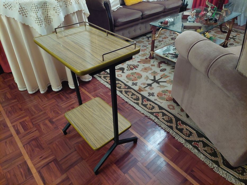 Carrinho de Chá ou Mesinha de Apoio