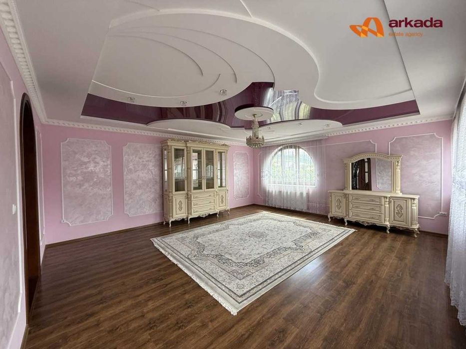 Продаж будинку з неймовірним краєвидом + комерція