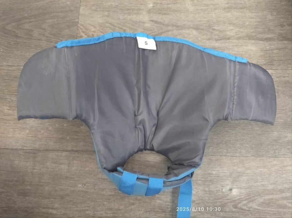 Жилет для плавания.