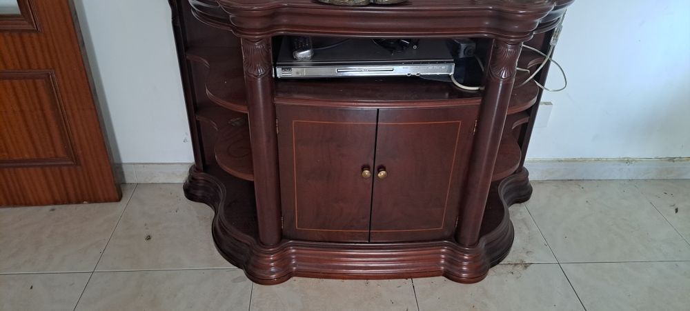 Móvel  de Tv em mogno