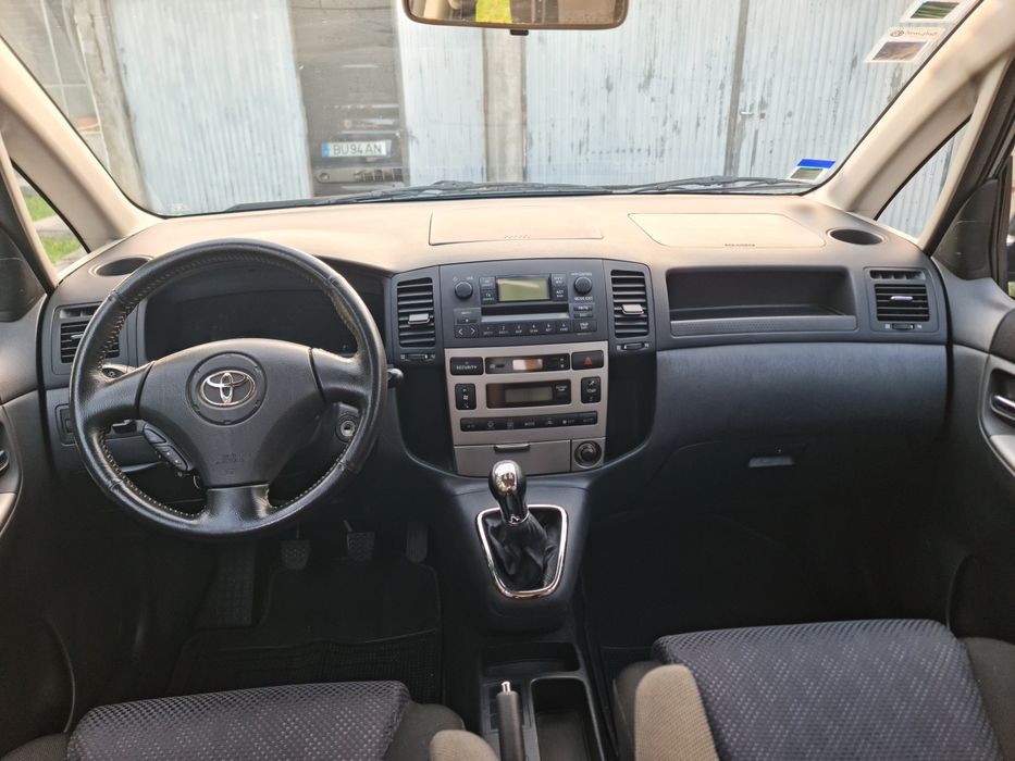 Toyota corolla verso (120.000kms)