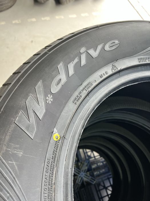285/65r17 YOKOHAMA W.drive шини нові зимові комплект