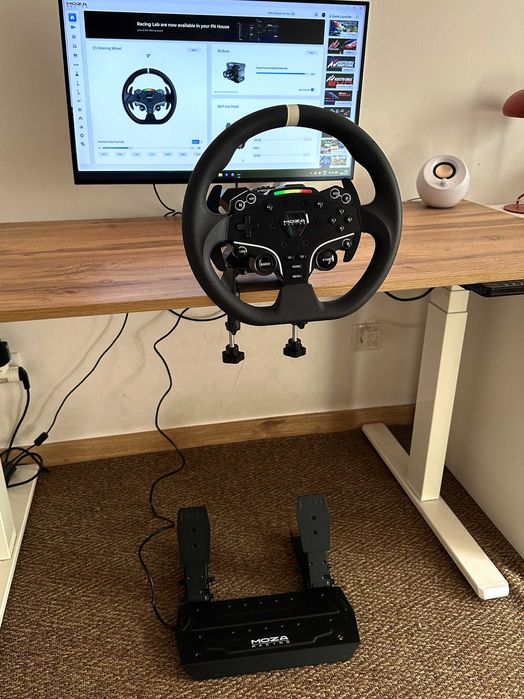 Bundle Moza Racing R3, volante + pedais