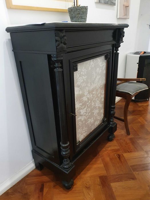 Móvel vitrine antigo madeira escura