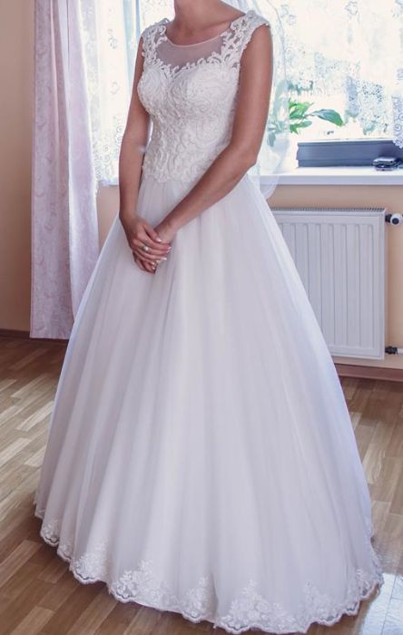 Biała suknia ślubna, r. 36/38, gipiura, tiul