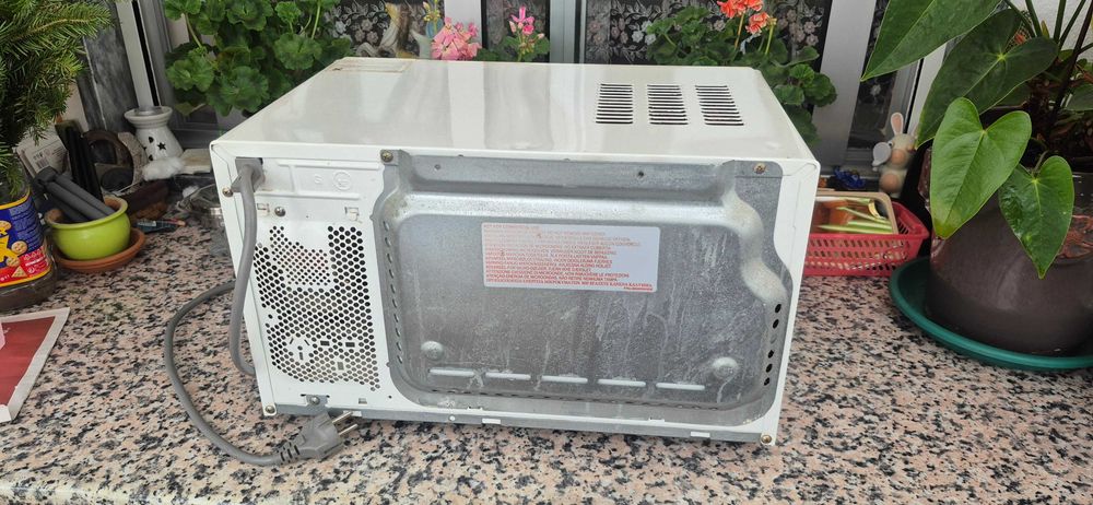 Micro-ondas LG MG-3822G com Grill