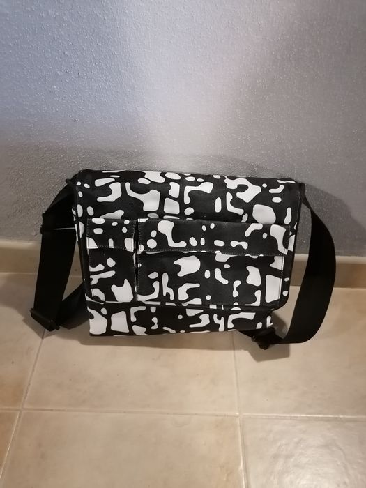 Muda fraldas preto e branco64740116625281123