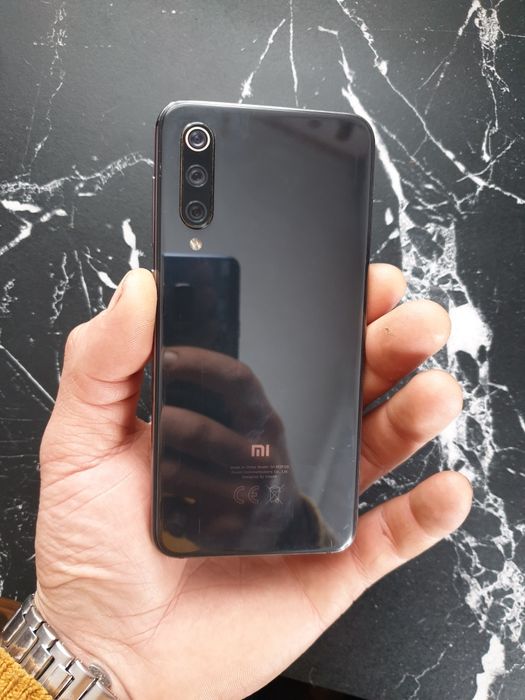 xiaomi mi 9se - купити мобільні телефони та смартфони - Ціна на OLX.ua
