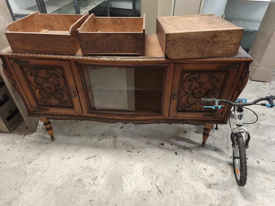 Moveis de madeira estilo clássico e rústico