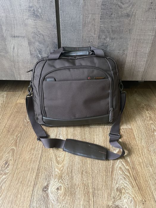 Сумка для ноутбука Samsonite з кріпленням на валізу
