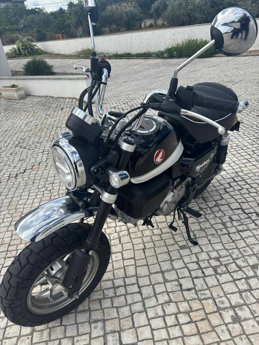 Honda monkey 125