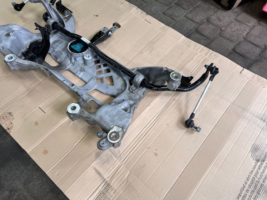VW T7 MULTIVAN 7T0 EUROPA TSi  Wózek przedni sanki kołyska przód