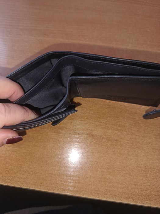 Продам новий шкіряний чоловічий гаманець!