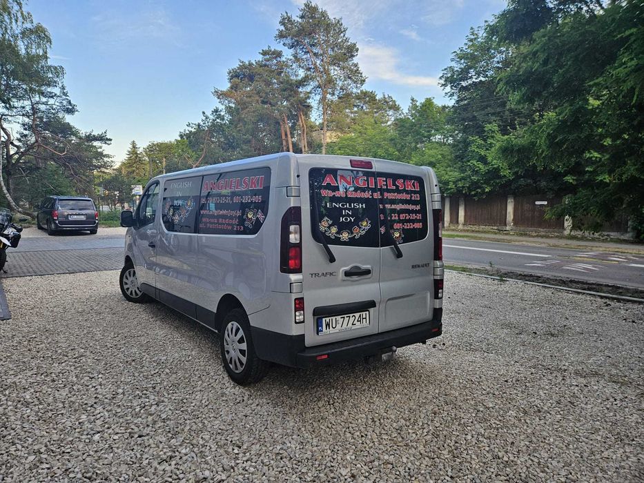 Renault Trafic 9 osobowy
