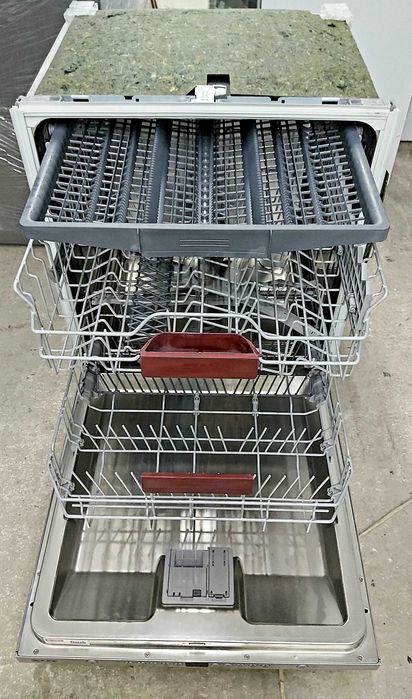 Встраиваемая посудомойка 60см на три лотка с проекцией Neff S51N58X9EU