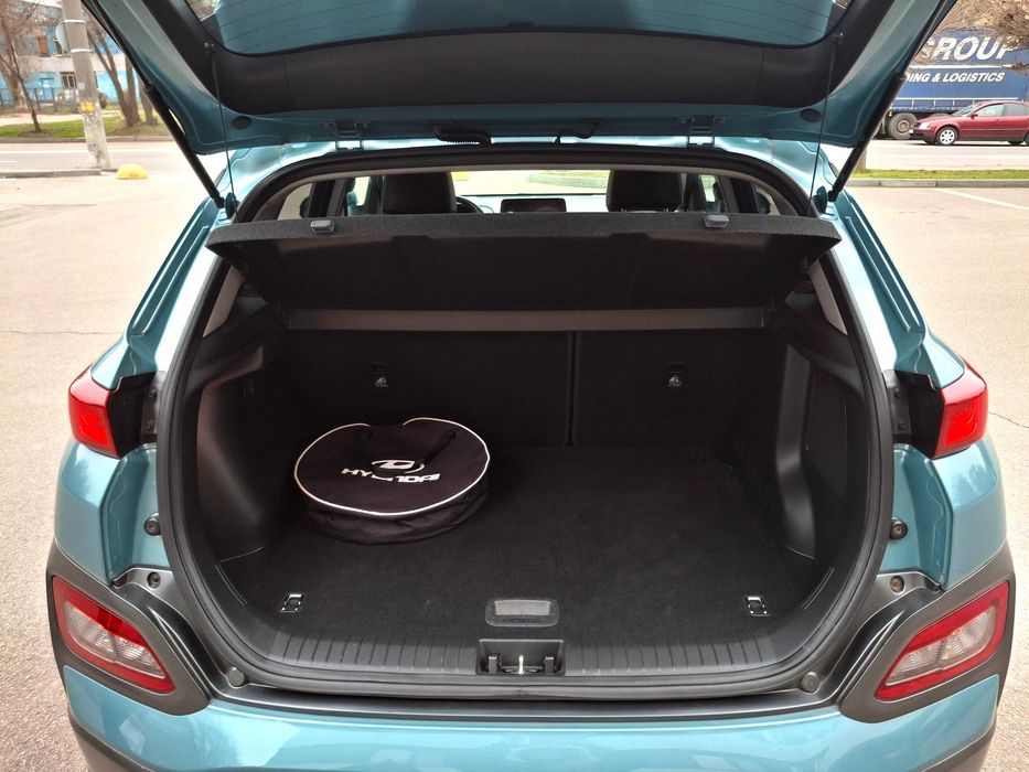 Hyundai Kona Electric. 64 kw.