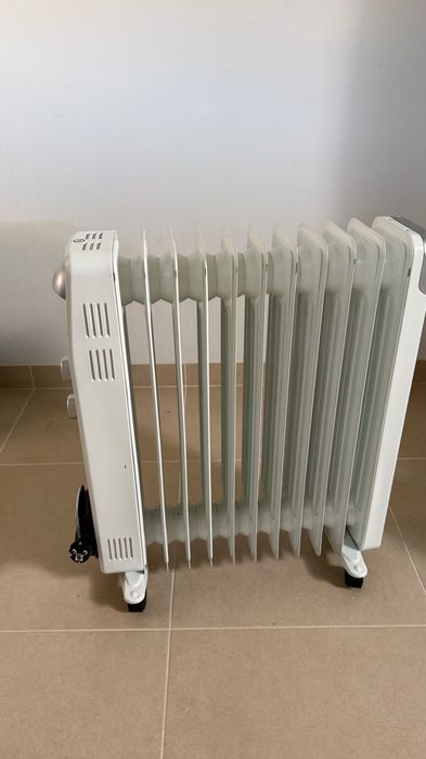 Radiador a Óleo Equation 2720W em Excelente Estado
