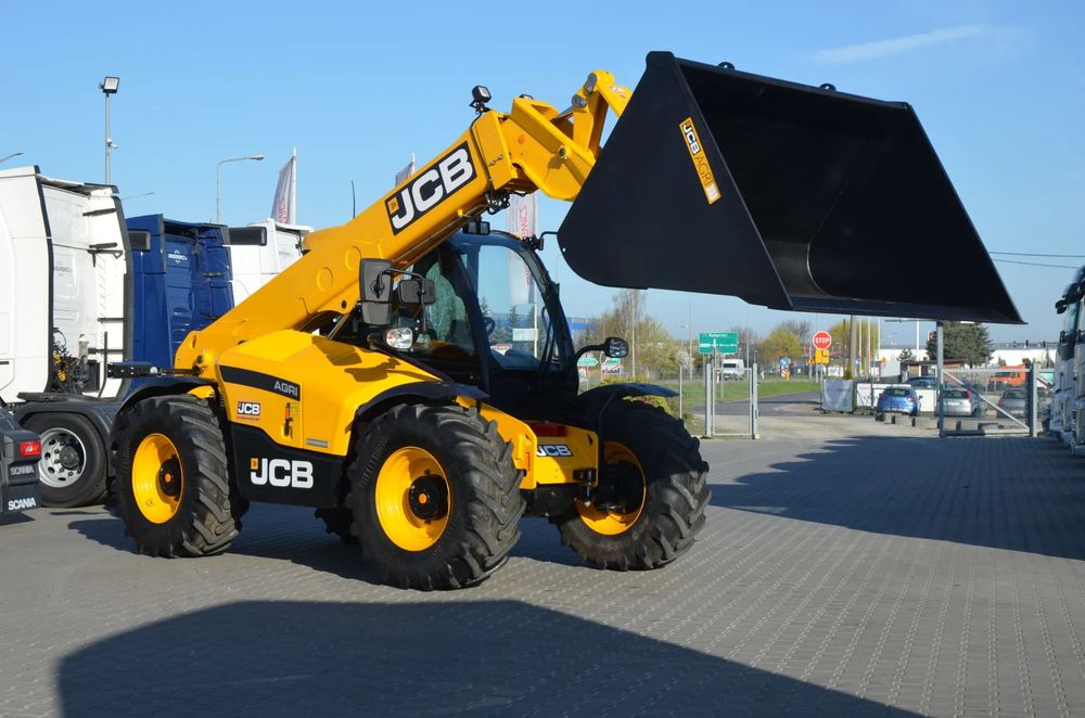 JCB 542-70 AGRI 2024r / ŁYŻKA 3m i WIDŁY / 748mth! / TORQUE LOCK 4 / Q-FIT / REWERS WENTYLATORA / OSŁONY POD. / ZACZEP + INSTALACJA