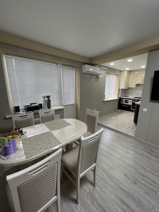 Здам двокімнатну квартиру, з новим ремонтом та меблями.