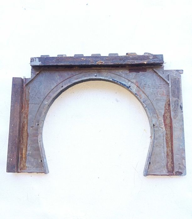 FALLER 557, Portal de túnel de comboio