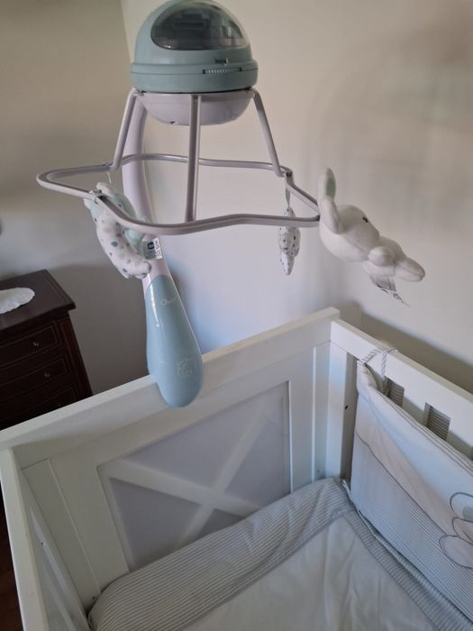 Cama/ Berço El Corte madeira  estilo Ingles branco + colchao anti alergico