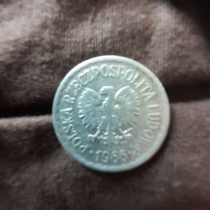 Sprzedam   1zł   z     1966roku.