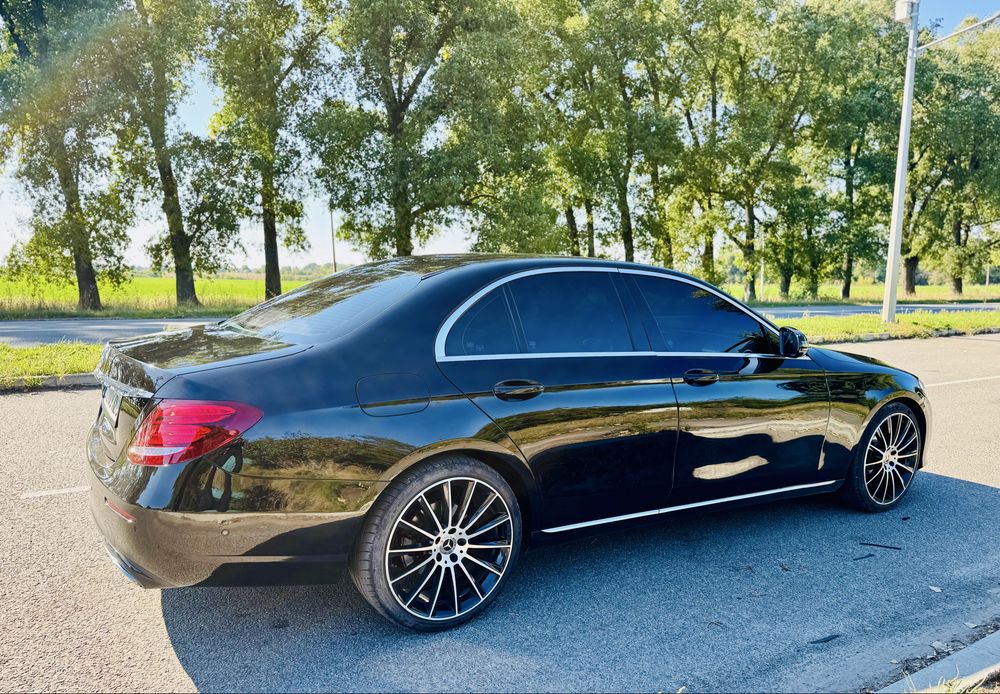 Mercedes-Benz E220D W213 Avantgarde 2019 рік