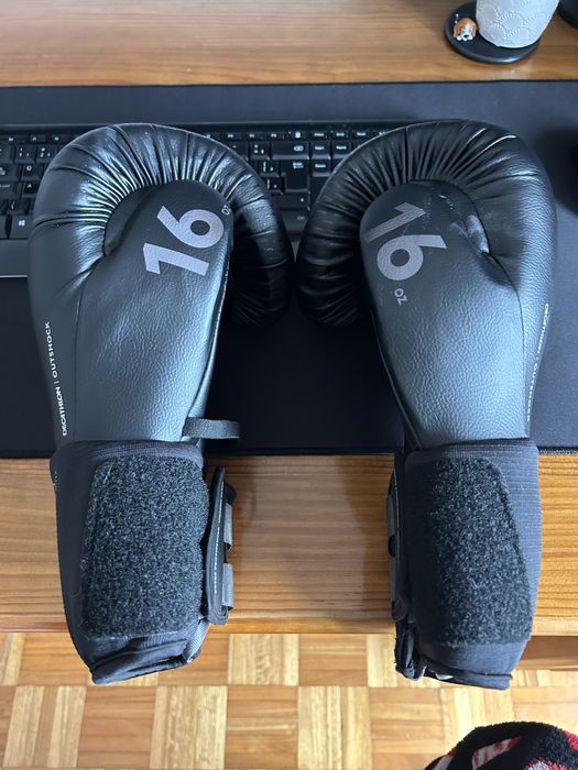 Luvas de boxe 16oz novas