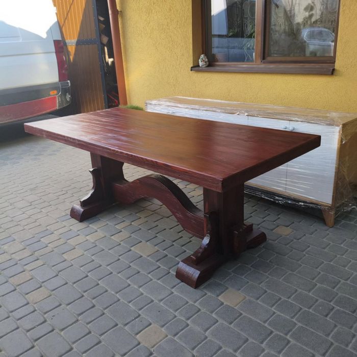 Масивний стіл, Стіл Мажор