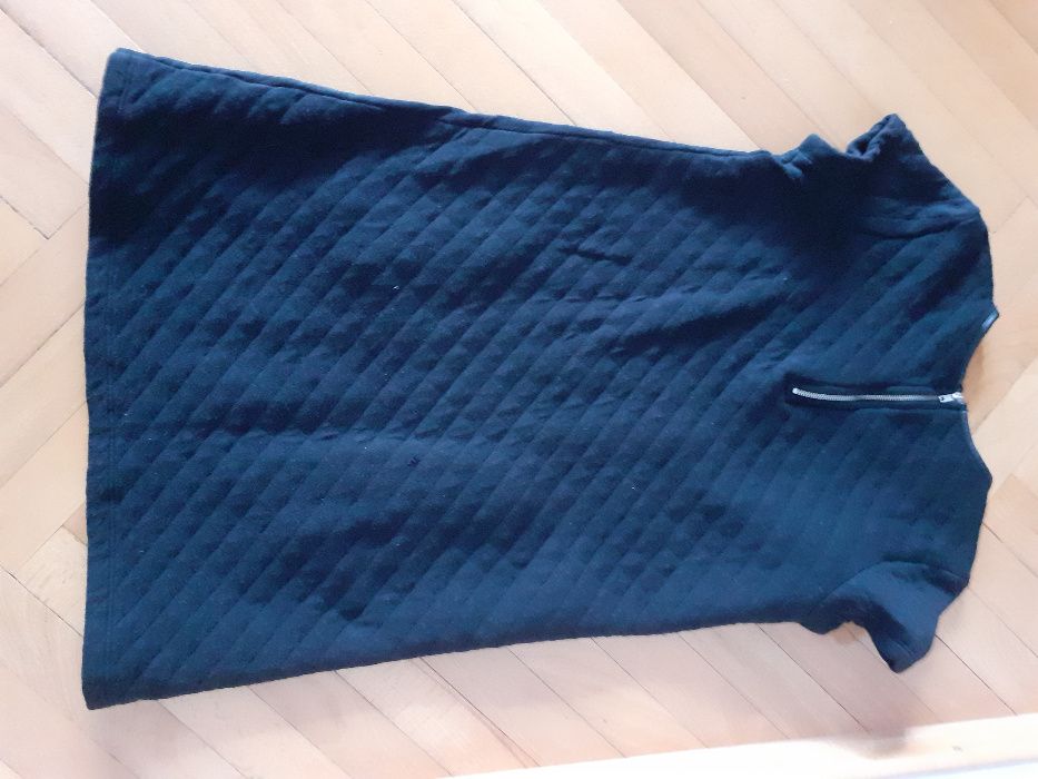 Sprzedam sukienkę dziewczęcą