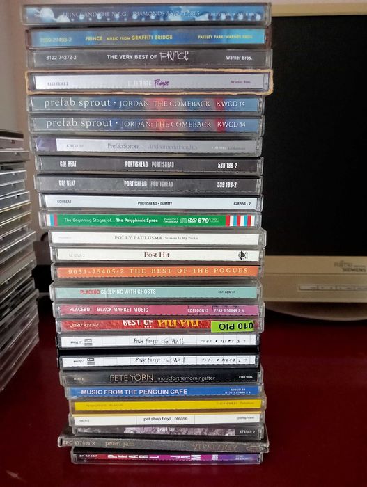 CDs portugueses e estrangeiros (R-S): R. Leão, S.Gainsbourg,Simone,etc