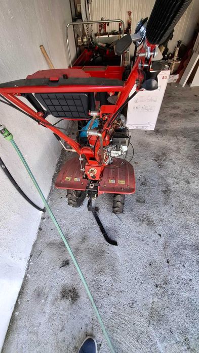 Moto enxada semi novo