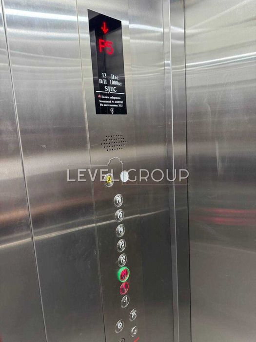 Продаж критого паркомісця В ЖК Варшавський, вул. О.Олеся 25