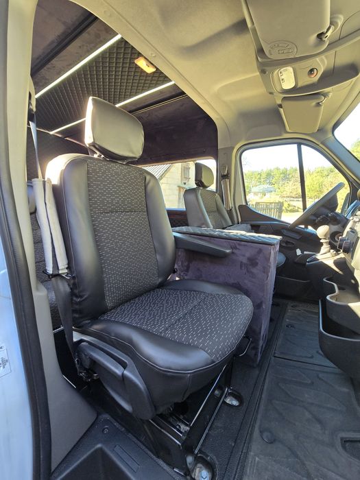Fotele do busa montaż foteli w busie homologacja Sprinter Man Iveco