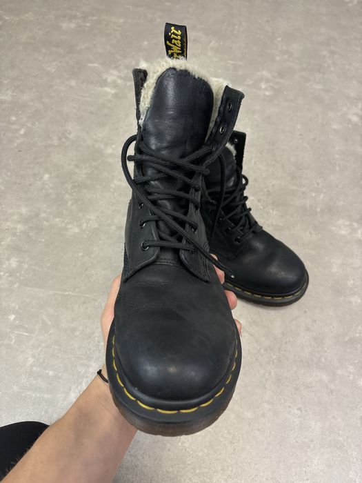 Czarne skorzane buty Dr. Martens 1460 Serena