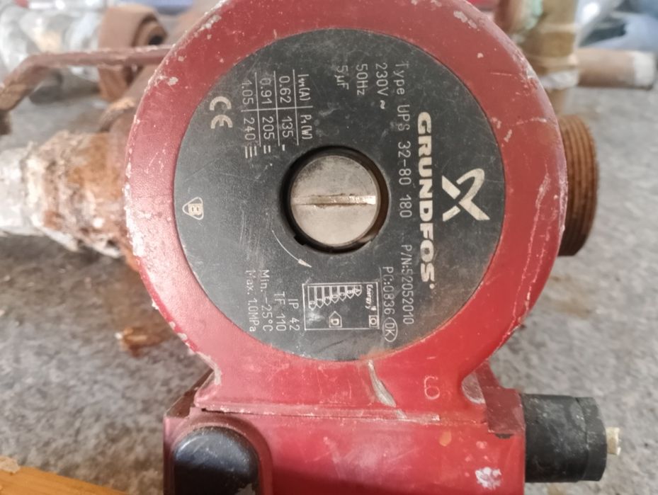 Dwie pompy grundfos 5uF