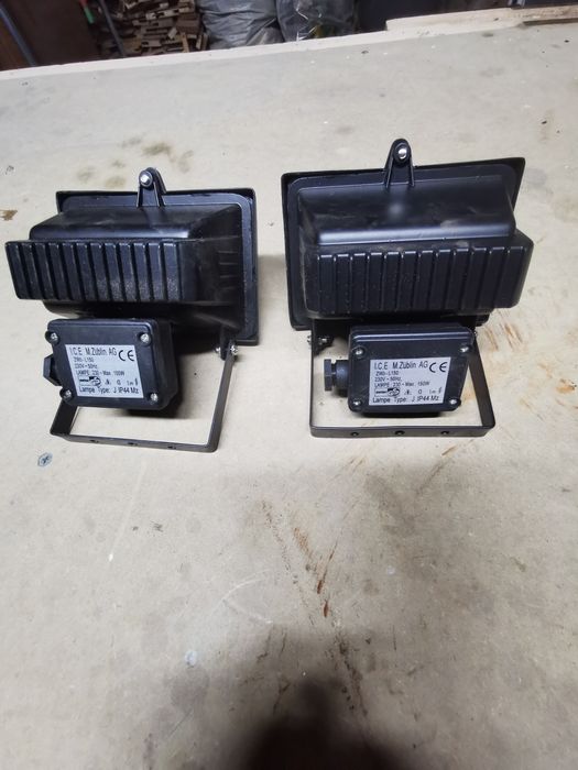 2 projectores pequenos novos