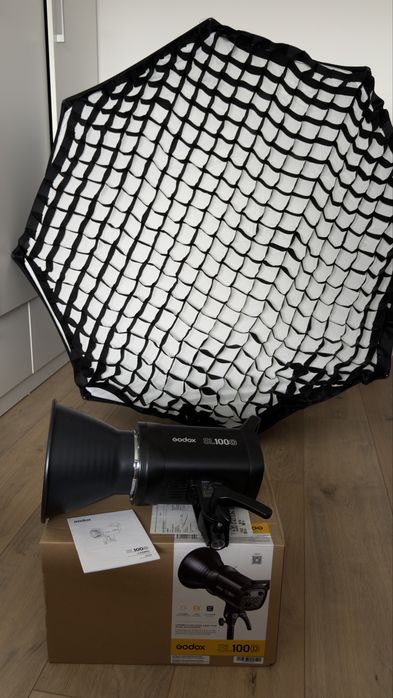 Godox SL-100D + softbox + statyw