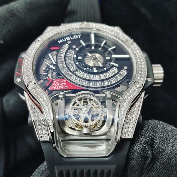 nowy elegancki zegarek analogowy