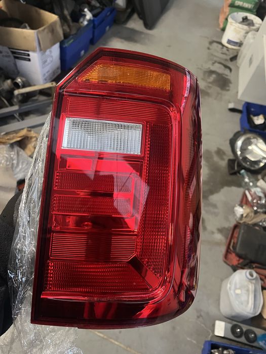 Prawa tylna lampa vw caddy 2017r
