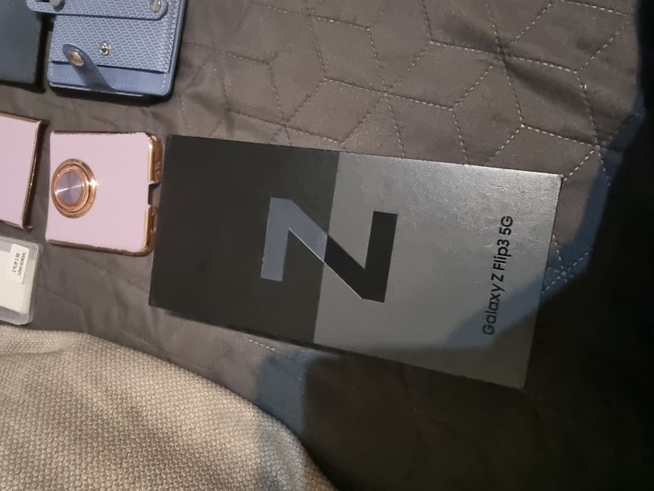 Samsung Galaxy flip 3 + 5 etui+ szkla