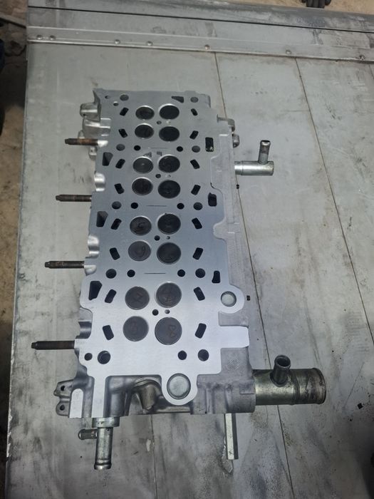 ГБЦ Toyota Avensis 2.2 D-CAT / D-4D Головка блока 2AD-FHV 2AD-FTV