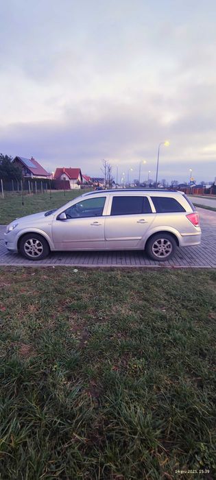Opel Astra H 1.6 benzyna